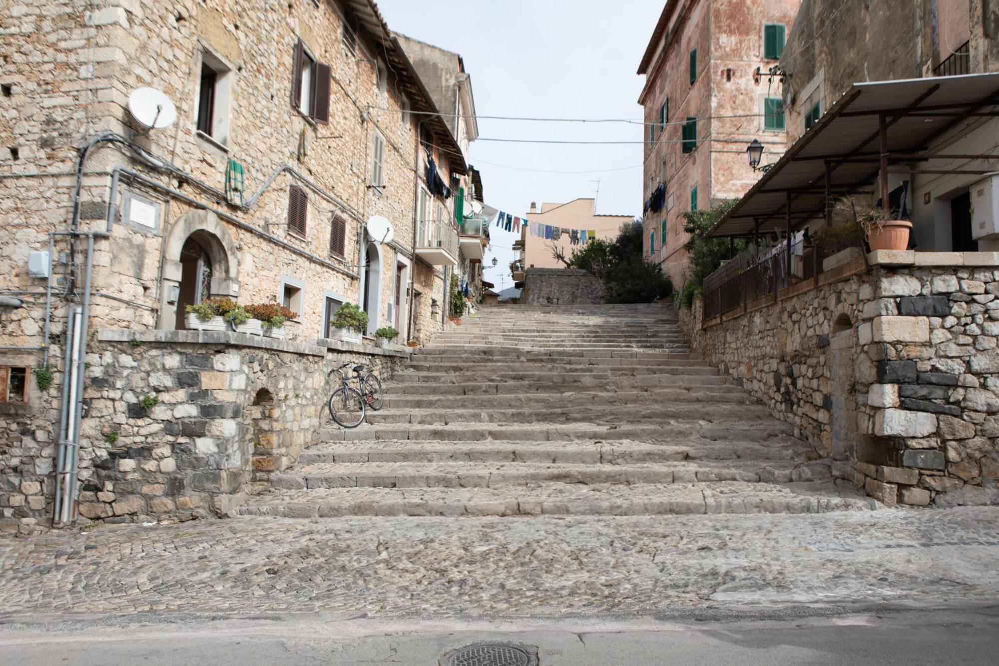 Casa Vitelli - Centro Storico A Due Passi Da Tutto Apartment Terracina Exterior foto